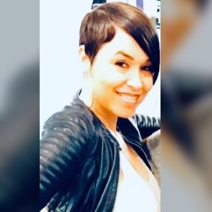 Meet your Posher, Deana